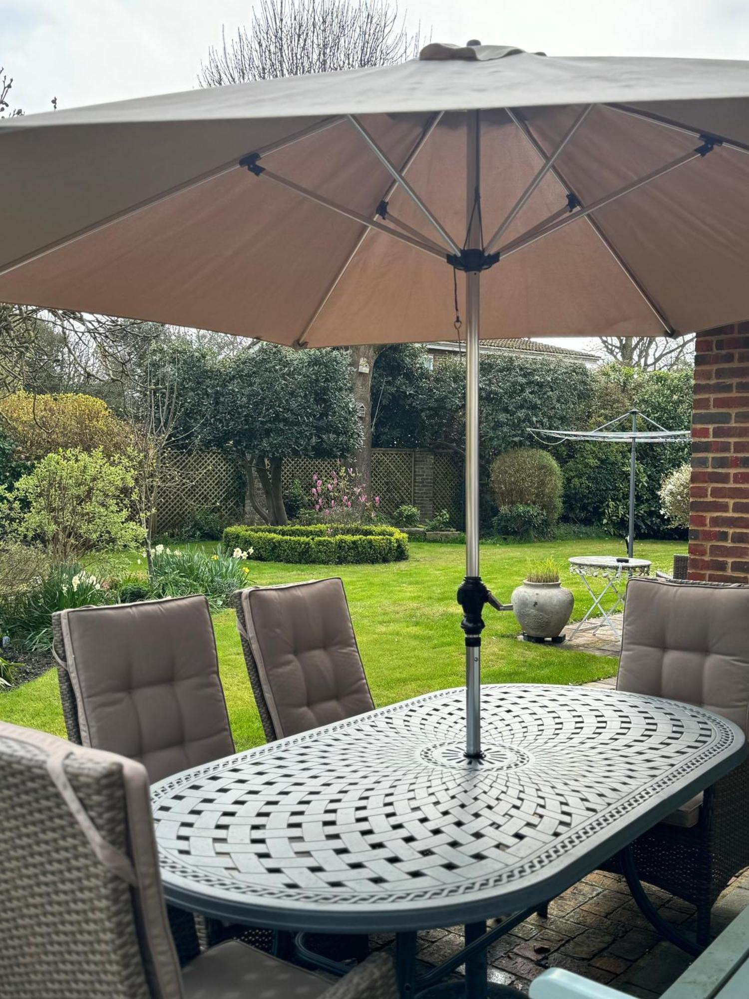 'Bramley Fall Cottage' ' On Site Ev Point - Attached Cottage,3 Separate Bedrooms -1 On Ground Level, Sleeps 6, 2 Bathrooms, Sandy Wittering Beach 8Min Drive, Rural Location, Child Friendly, Small Breed Dog Friendly, Private Parking Чичестър Екстериор снимка